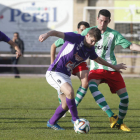 Álvaro abrió el camino de la goleada bañezana al firmar el primer tanto del partido.