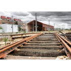El 18 de marzo del 2011 se cortó la circulación de trenes por la estación de la calle Astorga y se eliminó el paso a nivel del Crucero.