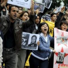 Centenares de iraníes se manifestaron ayer en Irán en una nueva jornada de protestas.