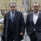 Sandro Rosell junto a su abogado, Pau Molins, en una imagen de archivo.