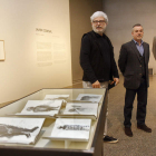Javier Codesal, Manuel Olveira y Ginés Martínez, en la presentación de las muestras.