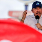 El presidente de Nicaragua se dirige a sus simpatizantes en Managua. /