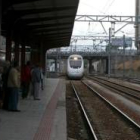 La primera parada del Alvia en Ponferrada el jueves, en viaje de pruebas, creó gran expectación