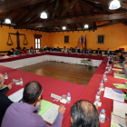 Las antiguas escuelas de Oseja de Sajambre acogieron ayer la reunión del Patronato de Picos.