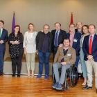 Mañueco, García y Herrera, con agentes del tercer sector. NACHO GALLEGO
