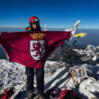 Hugo logró hollar en la cima del Citlaltépetl o Pico Orizaba tras algo más de siete horas de ascensión. Su primo Pablo se quedó a unos cientos de metros debido al mal de altura que le provocó vómitos y mareos. A pesar de ello el objetivo se cumplía y la b