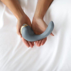 Ose un vibrador robótico de manos libres.