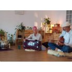 Tres de los intérpretes del Kirtan de hoy en León. DL