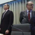 Mario Draghi y el gobernador del Banco de España, Luis María Linde. JUAN CARLOS HIDALGO