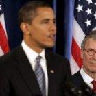 Obama y el senador por Dakota del Sur Tom Daschle durante la rueda de prensa de ayer