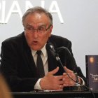 El médico Ángel Cornago es el autor de esta novela.