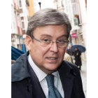 Fernández Santiago.