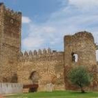 La puerta de entrada al castillo de Laguna de Negrillos será arreglada con ayudas de Poeda