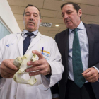 Sáez y el Jefe de Traumatología del Río Hortega Manuel García.