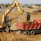 Las máquinas trabajaban en la tarde de ayer en los accesos al Cetile.