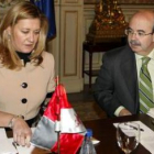 Pilar del Olmo y Gaspar Zarrías, en un momento de la reunión de la Comisión Mixta de Transferencias