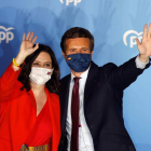 Isabel Díaz Ayuso y Pablo Casado celebran la victoria electoral en Madrid la noche del 4 de mayo. MARISCAL