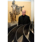 El artista norteamericano Richard Serra.