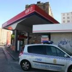 La Policía Municipal acudió minutos después del atraco a la gasolinera