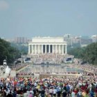 Miles de seguidores del Tea Party reunidos en Washington.