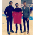David García, en el centro, junto a Juan Carlos Navarro. DL