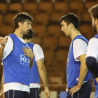 Jorge García Vega conversa con Dacevic durante un entrenamiento.