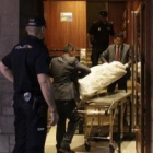 Imagen del levantamiento del cadáver en Asturias. LA NUEVA ESPAÑA