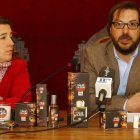 Raquel Jaen, directora del Museo de San Isidoro, y Daniel Argüello, responsable de la empresa leonesa All In Marketing