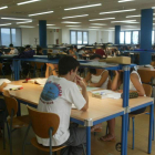 Muchos estudiantes universitarios preparan estos días los exámenes de septiembre. NORBERTO