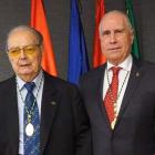 Guillermo Suárez, a la izquierda, con la medalla de oro. DL