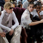 Madonna, con sus cuatro hijos, en una escuela de Malawi, durante una visita en 2013.