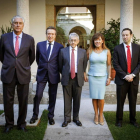 Cinco de los seis consejeros, ayer, a su llegada a la cumbre de Mérida.