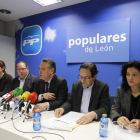 Los parlamentarios populares leoneses, ayer durante la rueda de prensa.