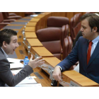 Luis Mariano Santos, junto a Tino Rodríguez, ayer. NACHO GALLEGO