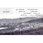 Fotografía encargada por la MSP a mediados del siglo pasado con una panorámica de Ponferrada, en pleno auge del carbón, que señala algunos lugares de referencia. DL