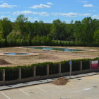 Imagen que presentan actualmente las piscinas que se están construyendo en Gordoncillo. MEDINA