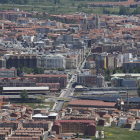 Vista aérea de la ciudad de León, con la Catedral al fondo. JESÚS F. SALVADORES