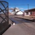 Entrada de la factoría de la azucarera donde quiere crearse un almacén