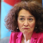 La alcaldesa de Ponferrada, Gloria Fernández Merayo, en una rueda de prensa en el consistorio de la capital berciana. DL