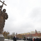 Putin, en el centro de la imagen, durante el discurso de inauguración de la gigantesta estatua de Vladímir el Grande.