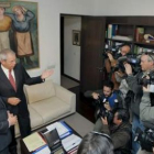Núñez Feijóo y Touriño al inicio de la reunión que mantuvieron