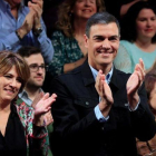 Pedro Sánchez, junto a la ministra de Justicia, Dolores Delgado, este sábado en un mitin en Madrid.