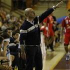 El entrenador, durante el partido