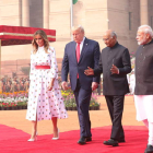 Los Trump, el primer ministro indio Narendra Modi, Ramnath Kovind y su mujer ayer, en Nueva Delhi.