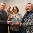 Tascón y Blanco entregaron el premio a Prada. L. DE LA MATA