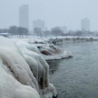 Una ola de frío polar congela el norte de Estados Unidos. En la imagen, el lago Michigan, en Chicago.