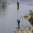 El río Órbigo, un escenario habitual para la pesca. JESÚS F. SALVADORES