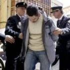El presunto autor del incencio entra en la Audiencia de Zamora