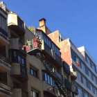 Los bomberos en el lugar del accidente.