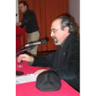 Pedro García Trapiello durante su charla en Villablino